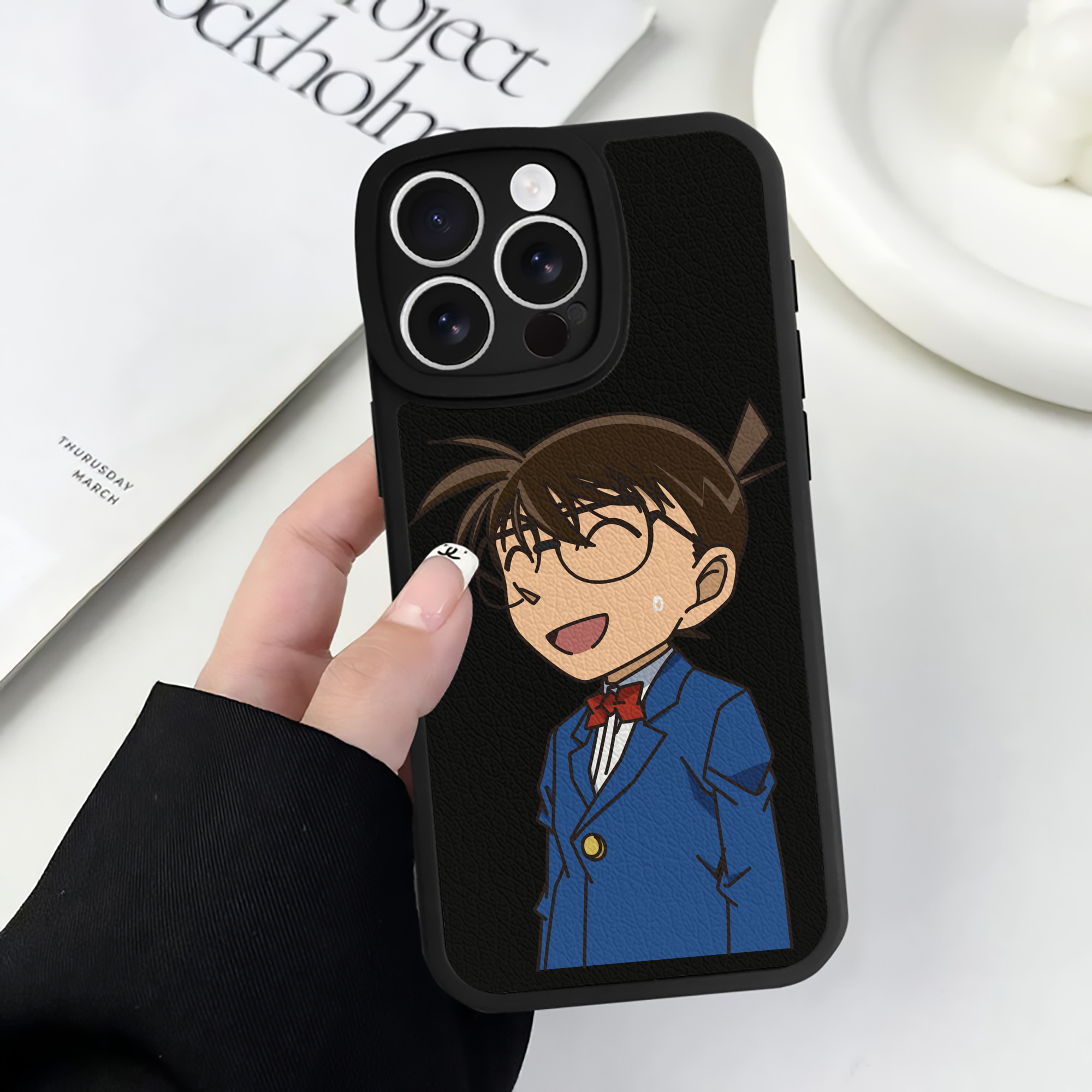 （画像用） 名探偵コナン 江戸川 コナン Detective Conan Conan Edogawa 【iPhone 16シリーズ対応】シリコンスマホケース（レザー調） 材質：シリコン